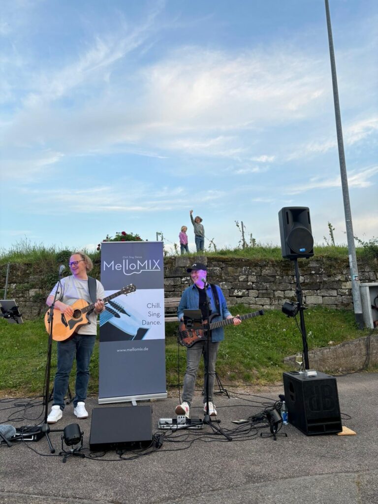Weindorf-Weinstadt_mit_MelloMix Livemusik