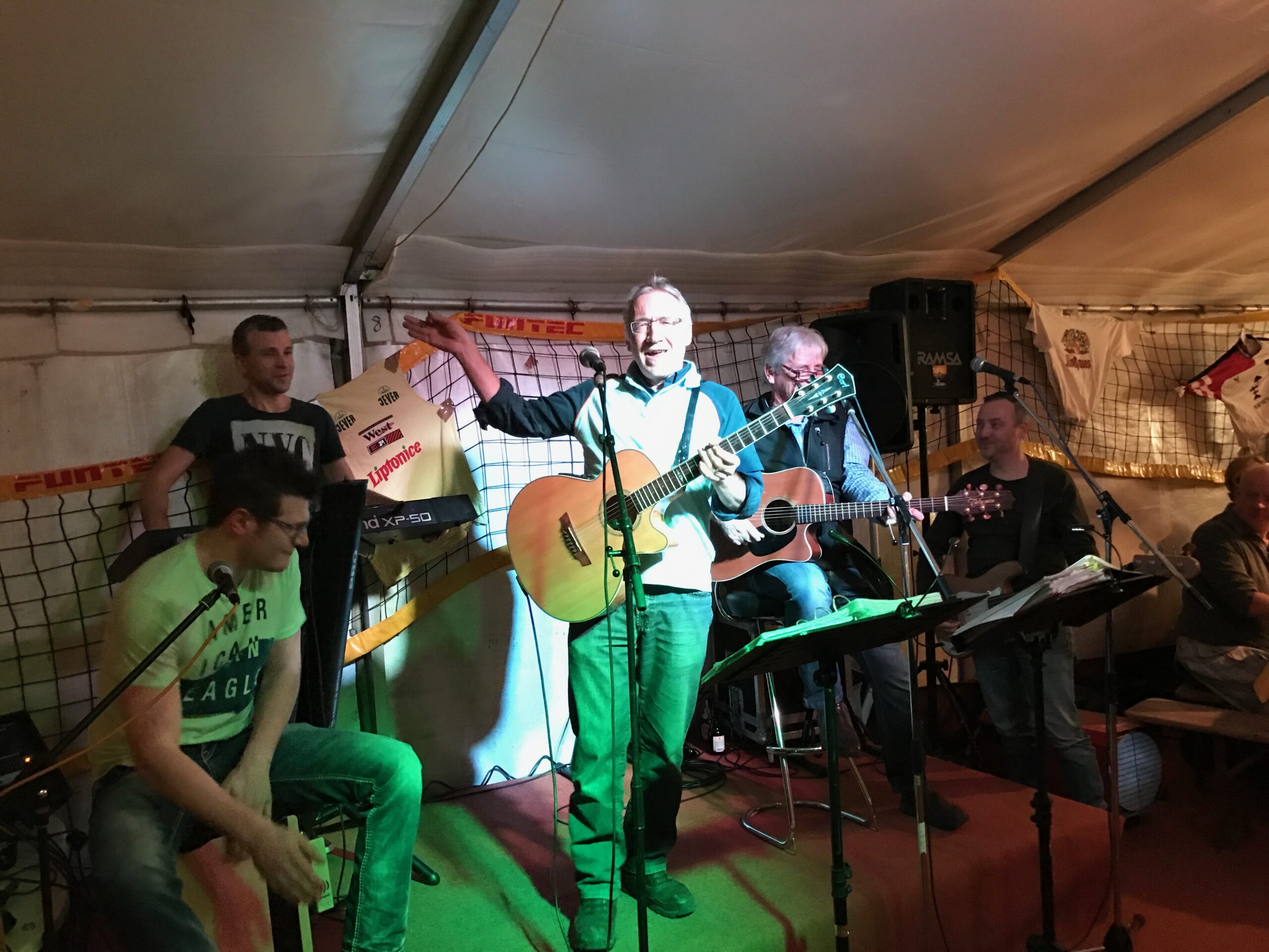 Die Liveband MelloMIX aus Fellbach auf dem Schmiden Beach